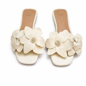 🌼 A New Day Cream Floral Slide Sandals – Size 6.5